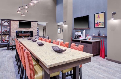 Columbus Haus | Modern Comforts | Free Breakfast & WiFi | Columbus Scenic Stay | Near Scotio Dow