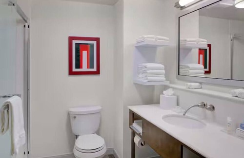 Columbus Haus | 2 Units with Saltwater Pool | Free Breakfast | EV Charging | Near Casino