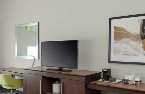 Columbus Haus | Family-Friendly Suite | Free Parking & Free Breakfast | Minutes from Downtown