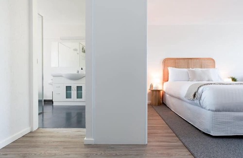 Riverside Wohnung | Cute and Cosy Studio with Parking & WiFi
