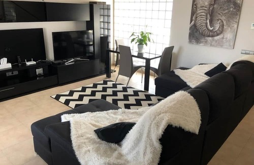 Cambrils Hütte | Homing House Cambrils 27