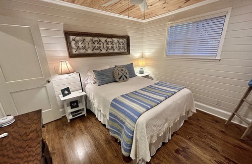 Dundee Haus | The Bella Luna on Moon Lake near Clarksdale, MS