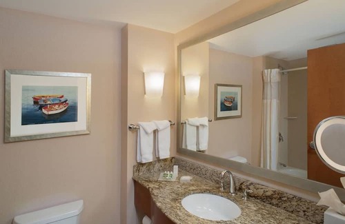 East Bayside Haus | Relax by the Bay: Portland Waterfront Hotel with Indoor Pool | 2 Units