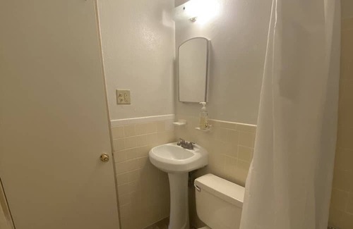Florissant Wohnung | Quiet cozy apartment right off the highway! Next to 3 shopping plaza’s!