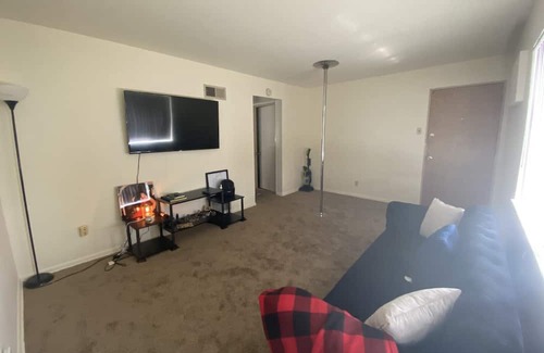Florissant Wohnung | Quiet cozy apartment right off the highway! Next to 3 shopping plaza’s!