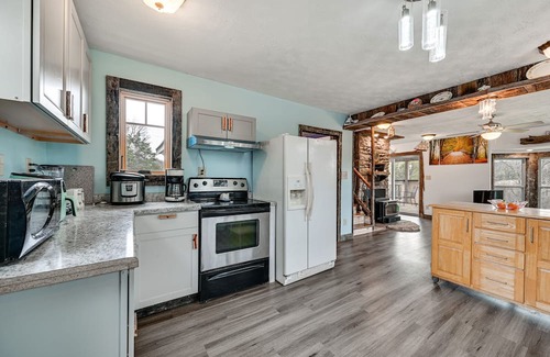 Hardyville Haus | Bonnieville Retreat 19 Mi to Mammoth Cave!