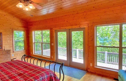 Tate Kabine | Cozy cabin on Amicalola Mountain with magnificent views!