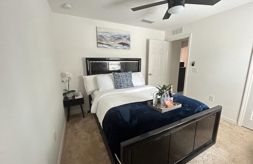 Deltona Lakes Haus | Private Luxury Guest Room w/ Golf Course Access Separate Entrance