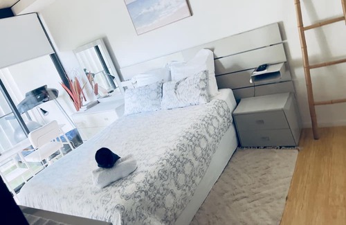 Dickson Wohnung | Capital City Studio on Northbourne Ave, offering both comfort and functionality.