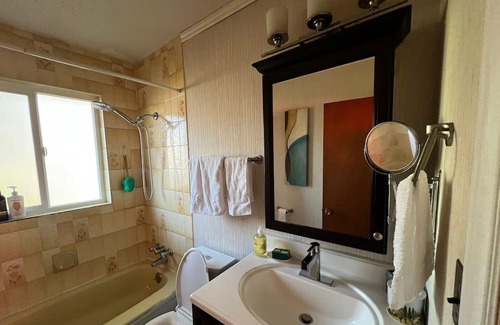 Delta Haus | Private Designer Room with Patio near Sungod Rec Center