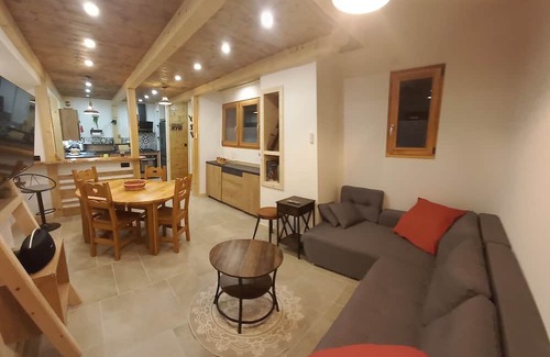 Saint-Nicolas-la-Chapelle Wohnung | Appartement Rénové La Chapelle des Myrtilles