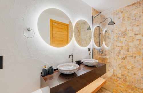 Alacati Wohnung | Duplex Villa w Shared Pool, Balcony in Alacati