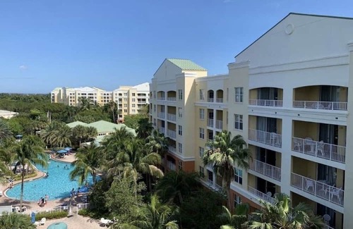 Weston Resort | Luxury One Bedroom and One Bathroom Unit with Full Amenities