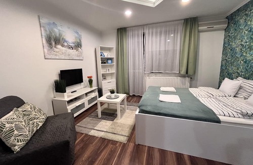 Miskolc Wohnung | Modern and equipped downtown apartment with balcony for 1-3 people