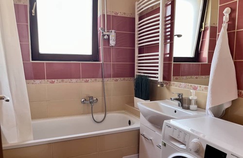 Miskolc Wohnung | Modern and equipped downtown apartment with balcony for 1-3 people