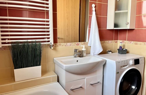 Miskolc Wohnung | Modern and equipped downtown apartment with balcony for 1-3 people