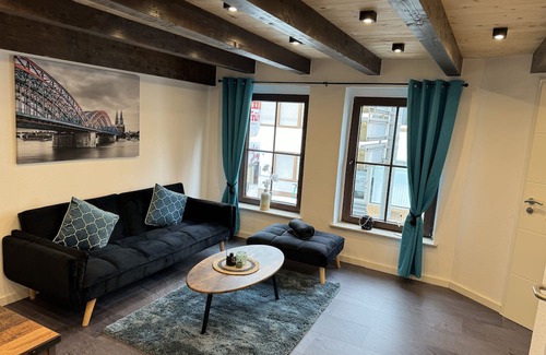 Siegburg Wohnung | 4711 Suite - Stilvolle, Einzigartige und Zentral Gelegene Ferienwohnung