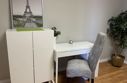 Lloydminster Wohnung | Move in Ready 1 Bedroom and Den with sleeping accomodation Apartment for 2