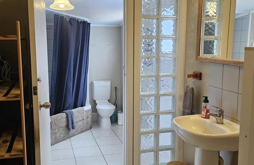 Holdens Bay Haus | Holden's Bay Hideaway MBT