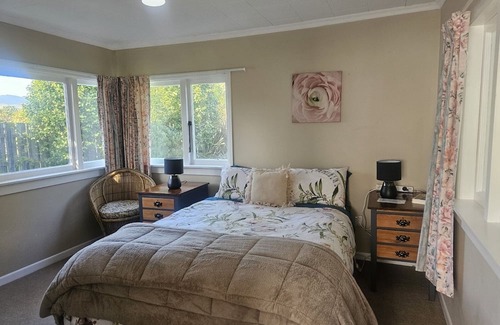 Holdens Bay Haus | Holden's Bay Hideaway MBT