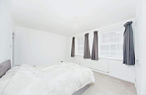 Purley Haus | 5BR Family Home Close to Parks and City Links