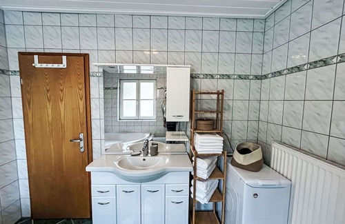 Velden am Worther See Wohnung | Beautiful apartment for 6 guests with WIFI, TV, terrace, pets allowed and parking