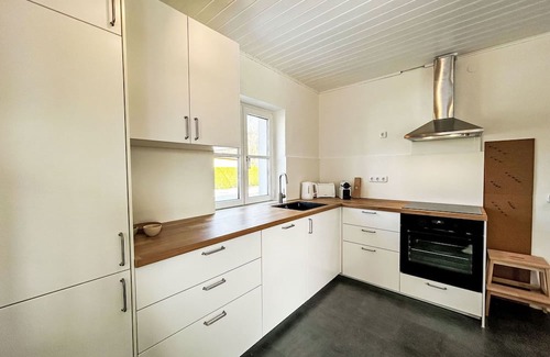 Velden am Worther See Wohnung | Beautiful apartment for 6 guests with WIFI, TV, terrace, pets allowed and parking