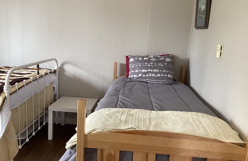 Terra Nova Hütte | Beautiful cottage on a quiet pond, less than an hour from St. John’s.