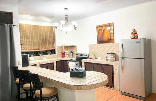 Desamparados Haus | La Choza - 15 min from SJO airport