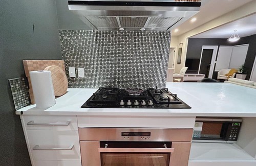 Arkles Bay Haus | Go to beach from your own track