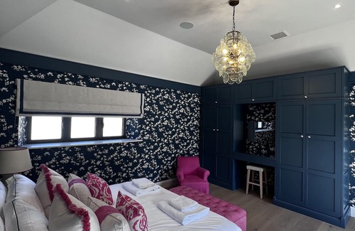 Aldingbourne Haus | Luxury two bed cottage not far from the festivities of Goodwood