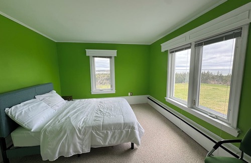 Lawrencetown Haus | Amazing ocean view , Private access to beach 🏖️.