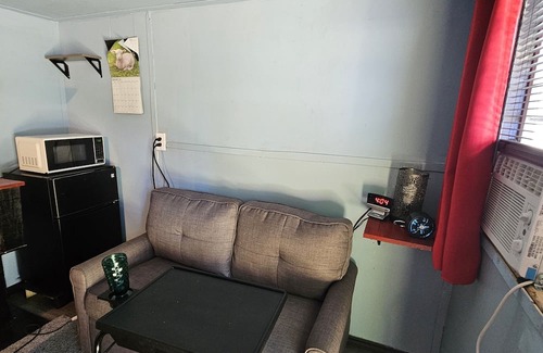 Bucks Wohnung | TinyHome for One in a Quiet, Rural Setting near Mobile and Atmore