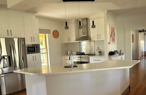 Wahgunyah Haus | Hill Close Ranch - Farm View