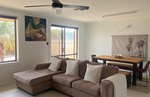 Warrow Haus | Original shack at Farm Beach Eyre Peninsula