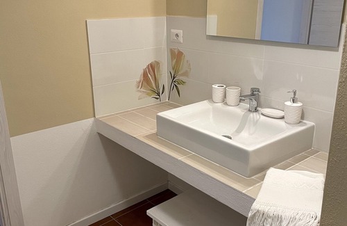 Lanusei Wohnung | Casa Mirto: two-room apartment in the greenery with garden and panoramic view