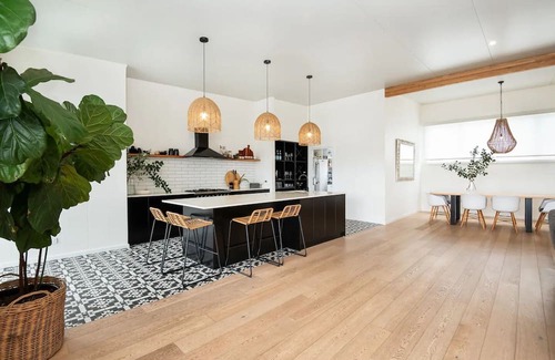 Emerald Beach Haus | Emerald Views 3- Jaw dropping ocean and island views , 200m to beach