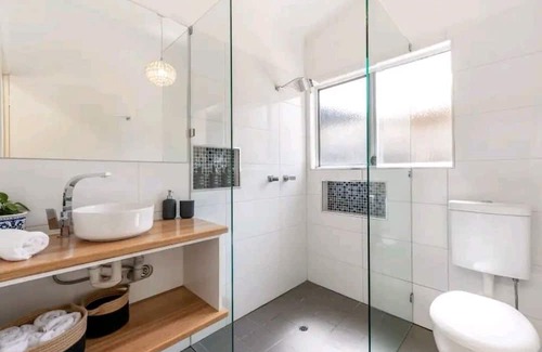 Angaston Haus | Chilli's Cottage: Entire pet friendly home in the Barossa Valley
