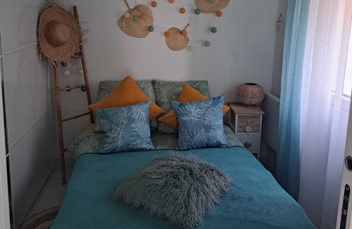 Saint-Cyr-la-Riviere Haus | Homerez - Nice house for 4 ppl. with garden and terrace at Saint-Cyr-la-Rivière
