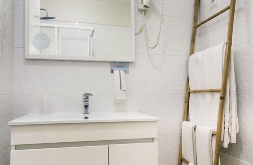 Figueiral Haus | Embark on an Algarve Adventure! Swimming Pools, Free Parking and Breakfast!
