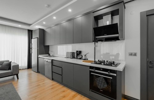 Lara Wohnung | Modern Flat w Patio and Garden 5 min to Lara Beach