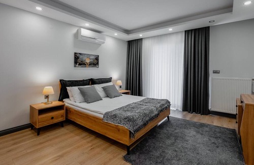 Lara Wohnung | Modern Flat w Patio and Garden 5 min to Lara Beach