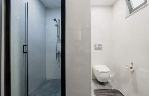 Lara Wohnung | Modern Flat w Patio and Garden 5 min to Lara Beach