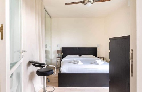 Gare Wohnung | Tranquil 3BD Flat w/ Chic Patio—BNF/Olympiades