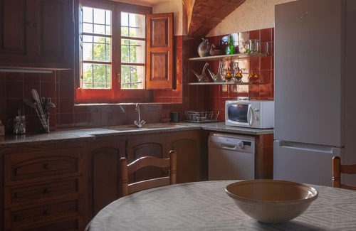 Aiguaviva Hütte | Masia Catalana, ¡ideal Para una Escapada con Amigos y Família!