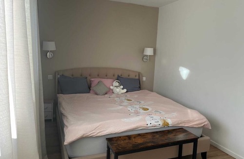 Villepreux Haus | Homerez - Nice house for 7 ppl. with garden and terrace at Villepreux