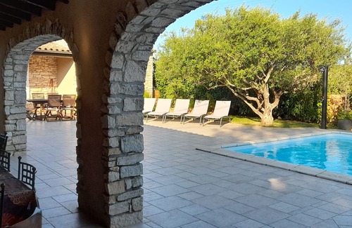 Salavas Haus | Holiday Home 'Villa L'opaline' with Mountain View, Wi-Fi and Air Conditioning
