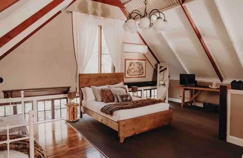 Maudsland Haus | Magnolia Manor Rustic Chapel