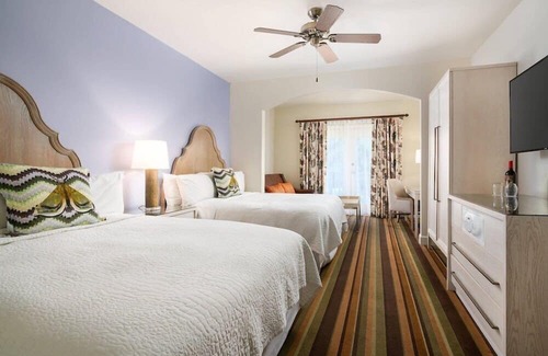 Celebration Haus | 2 Connecting Suites at a 4⭐️ Hotel