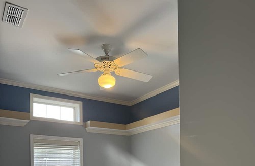 Orange Park Haus | Explorer Queen Room on Doctors Lake